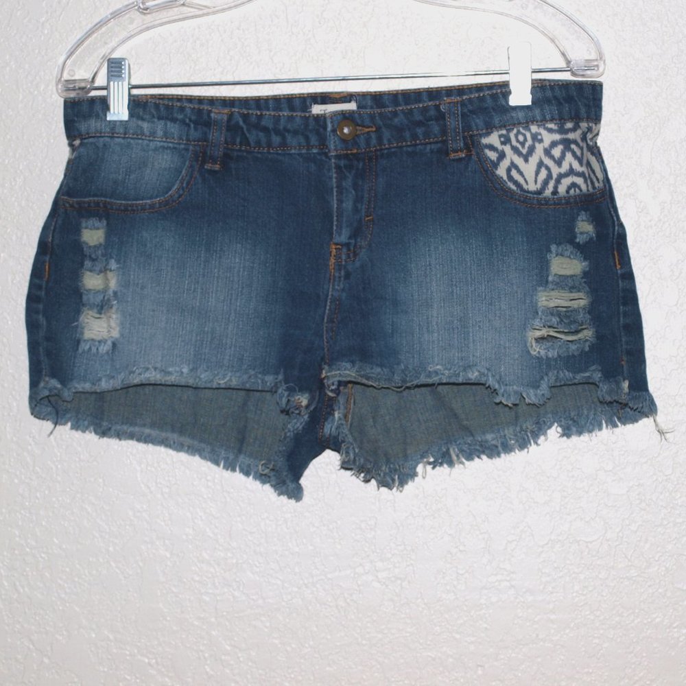 TRILLIUM Women's Distressed Jean Shorts